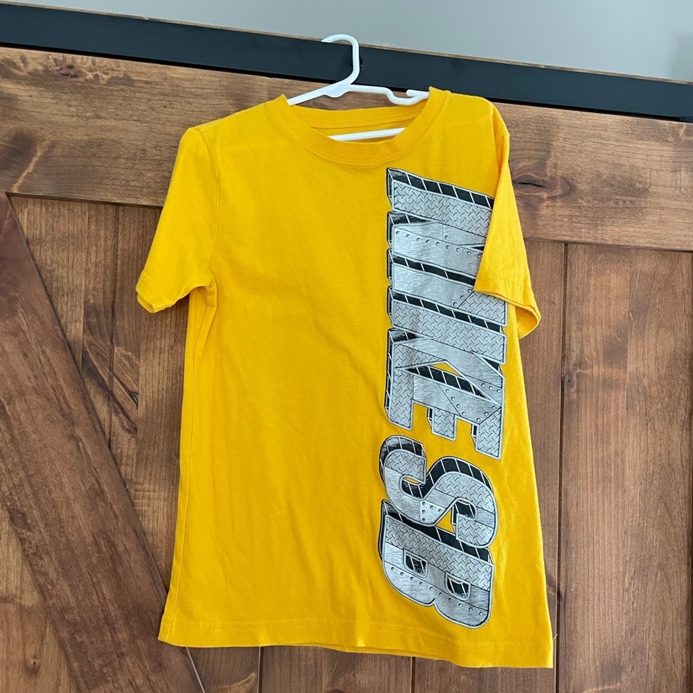 Boys Nike SB t-shirt size‎ small